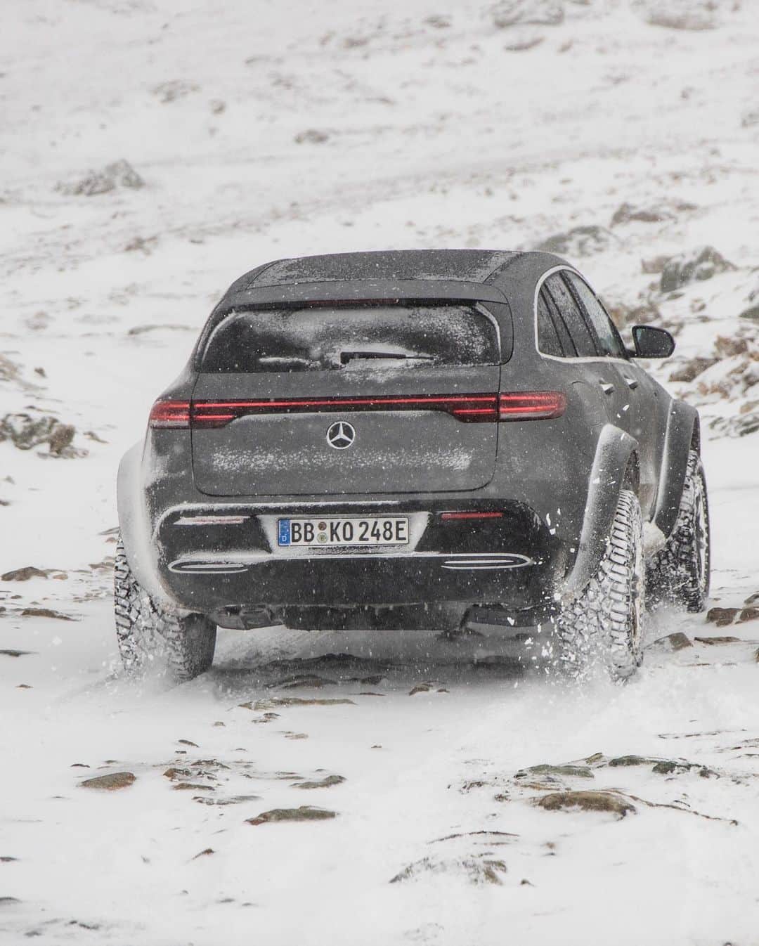 メルセデス・ベンツさんのインスタグラム写真 (メルセデス・ベンツInstagram)「The MercedesBenz EQC 4x4²