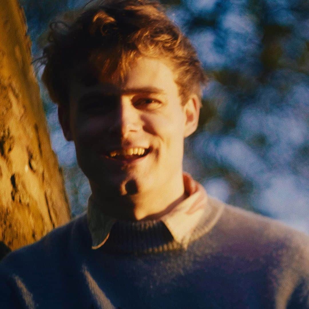 バーティ・ギルバートさんのインスタグラム写真 (バーティ・ギルバートInstagram)「i have trouble asking