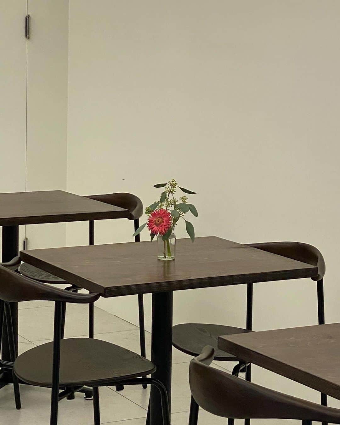 イ・ダインさんのインスタグラム写真 (イ・ダインInstagram)「Coffee in the morning, Wine at