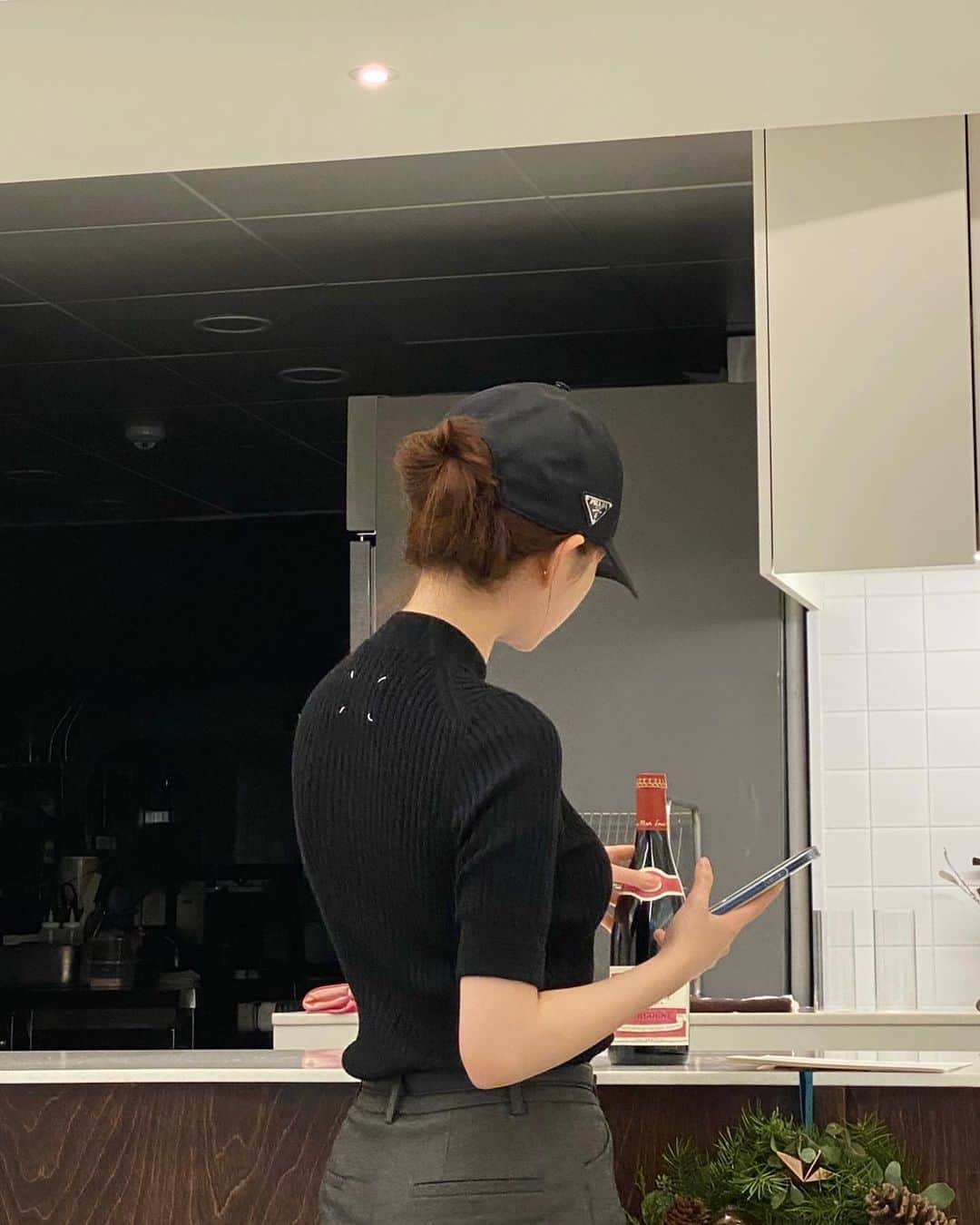 イ・ダインさんのインスタグラム写真 (イ・ダインInstagram)「Coffee in the morning, Wine at