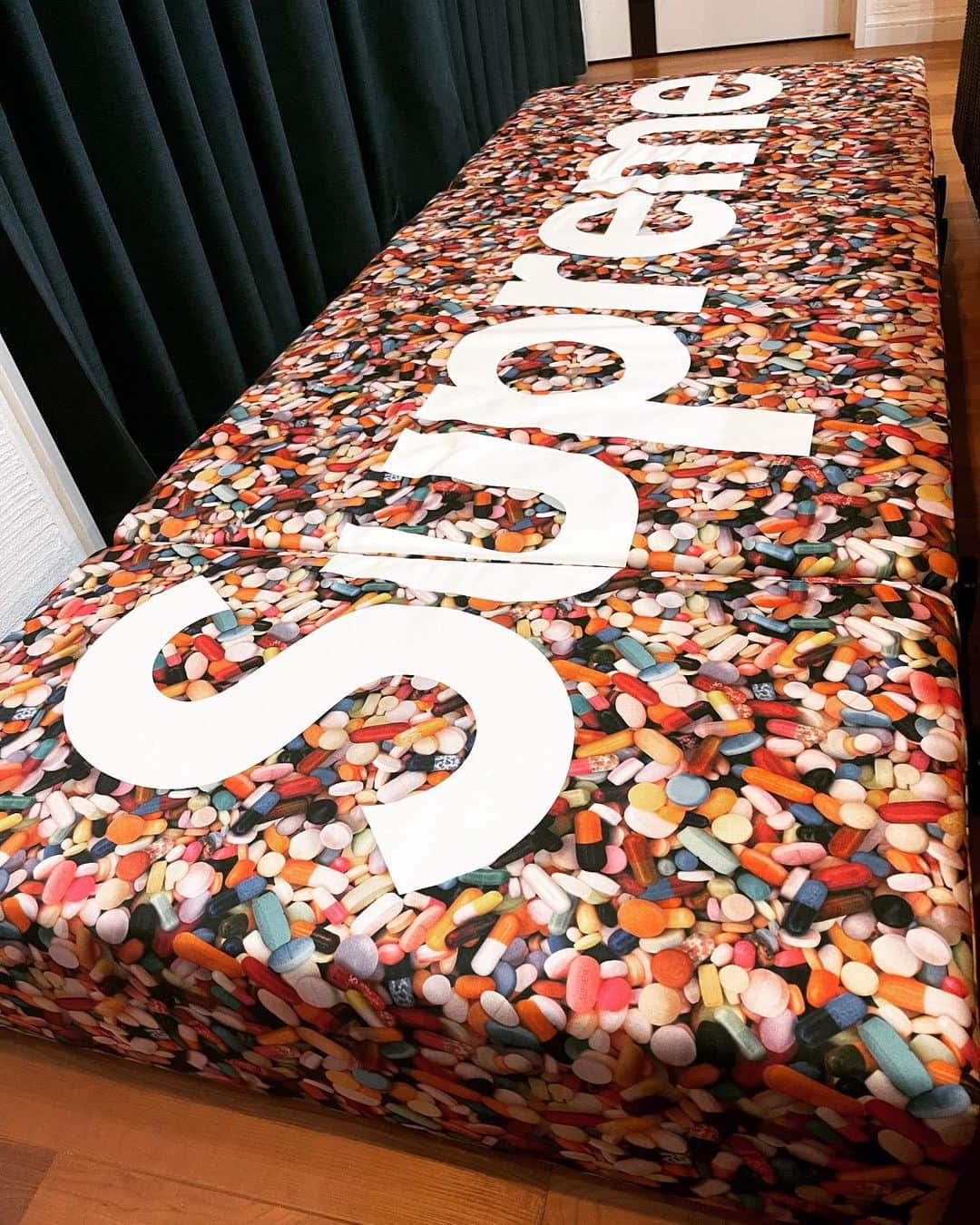 【受注生産品】 超希少 Supreme Kartell Trix Pills