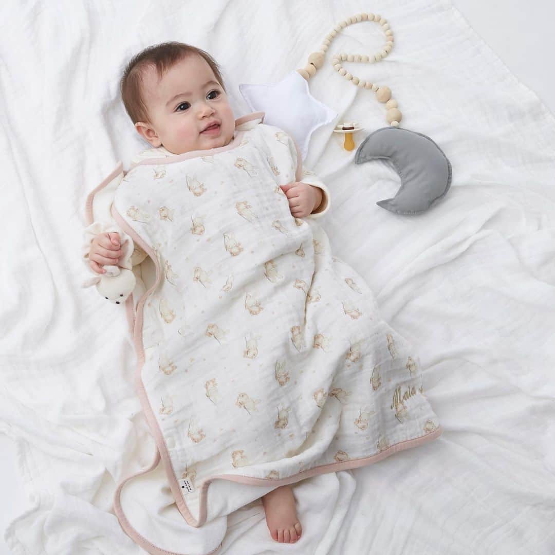 petit mainさんのインスタグラム写真 (petit mainInstagram)「.﻿ 🌼 BABY スリーパーで寝冷えも安心 🌼