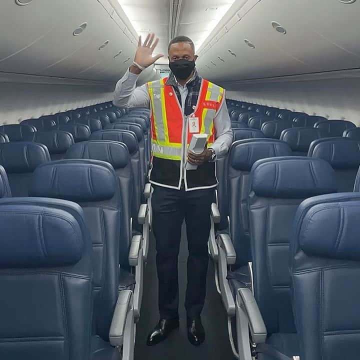 デルタ航空さんのインスタグラム写真 (デルタ航空Instagram)「What does a Delta Clean Ambassador