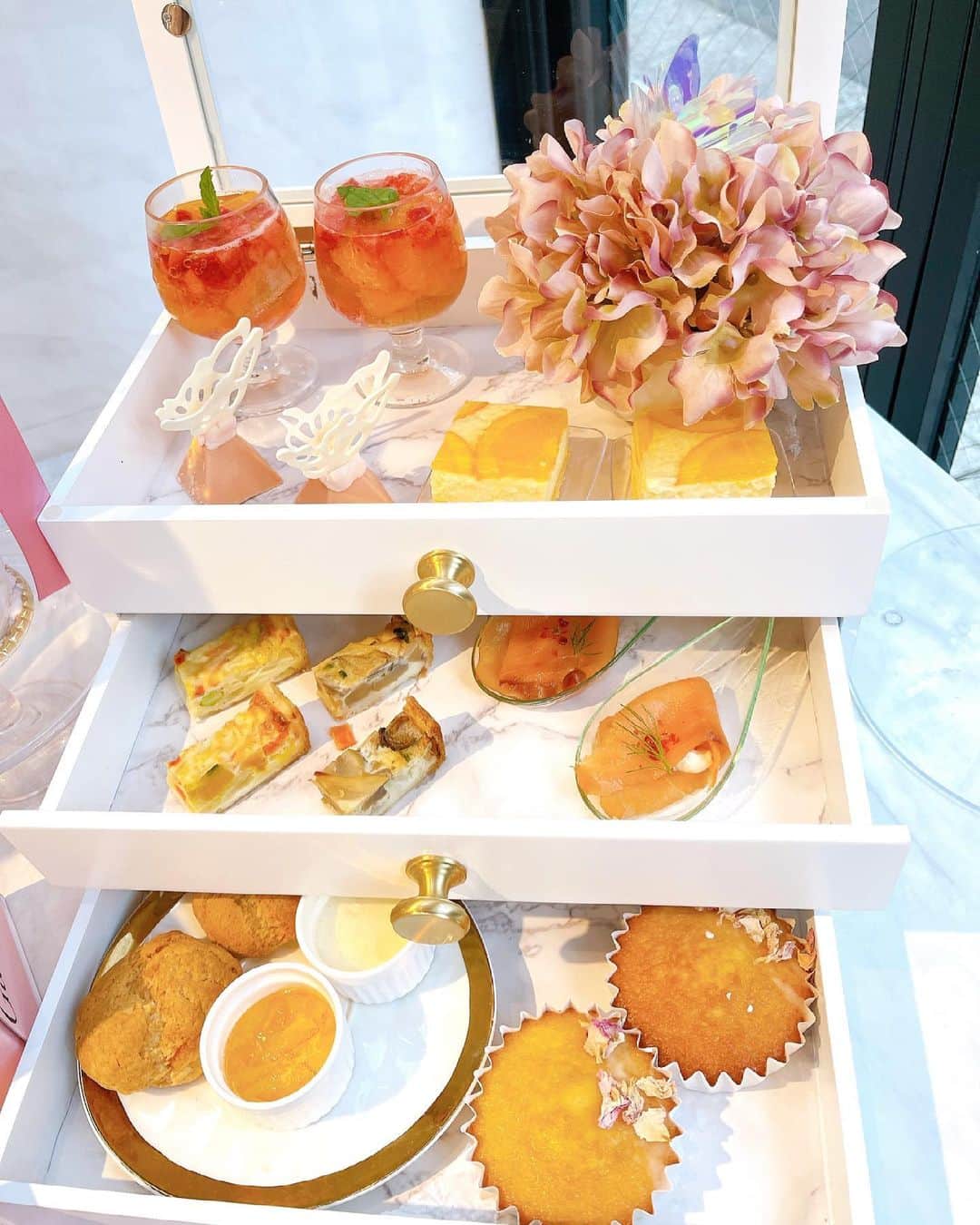 ゆうめろさんのインスタグラム写真 (ゆうめろInstagram)「・ ・ 𝐚𝐟𝐭𝐞𝐫𝐧𝐨𝐨𝐧𝐭𝐞𝐚🦋♡ Ginger Garden