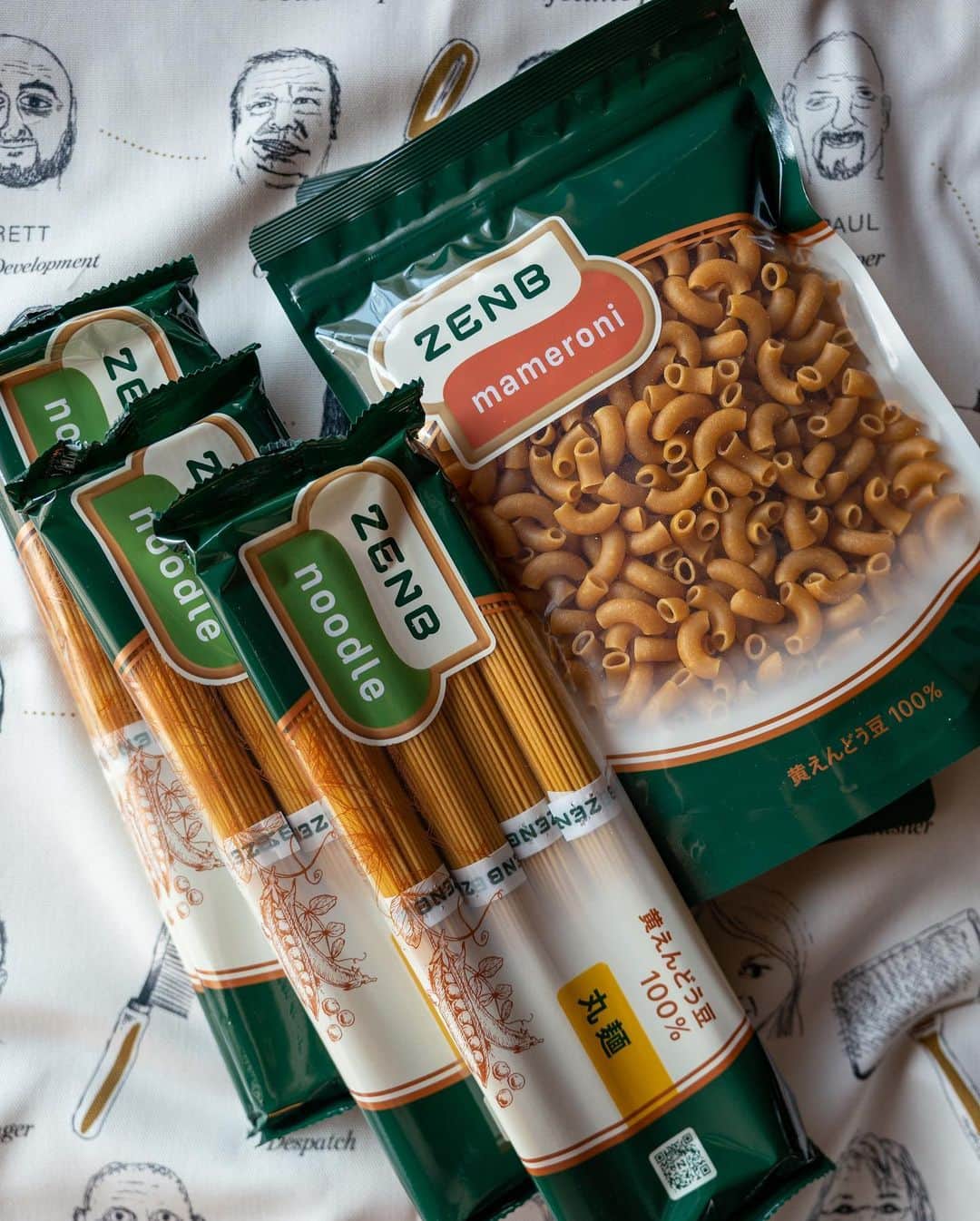 武井義明さんのインスタグラム写真 (武井義明Instagram)「具が多くて見えないけれど、糖質30％オフの「ZENB noodle」って