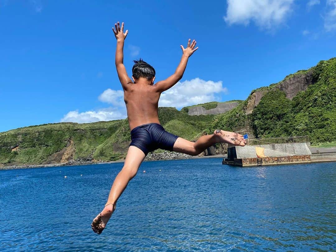 加藤怜さんのインスタグラム写真 (加藤怜Instagram)「. 今年はひとりで先に行って ちょっと潜れるようにまでなって すっかり島の子