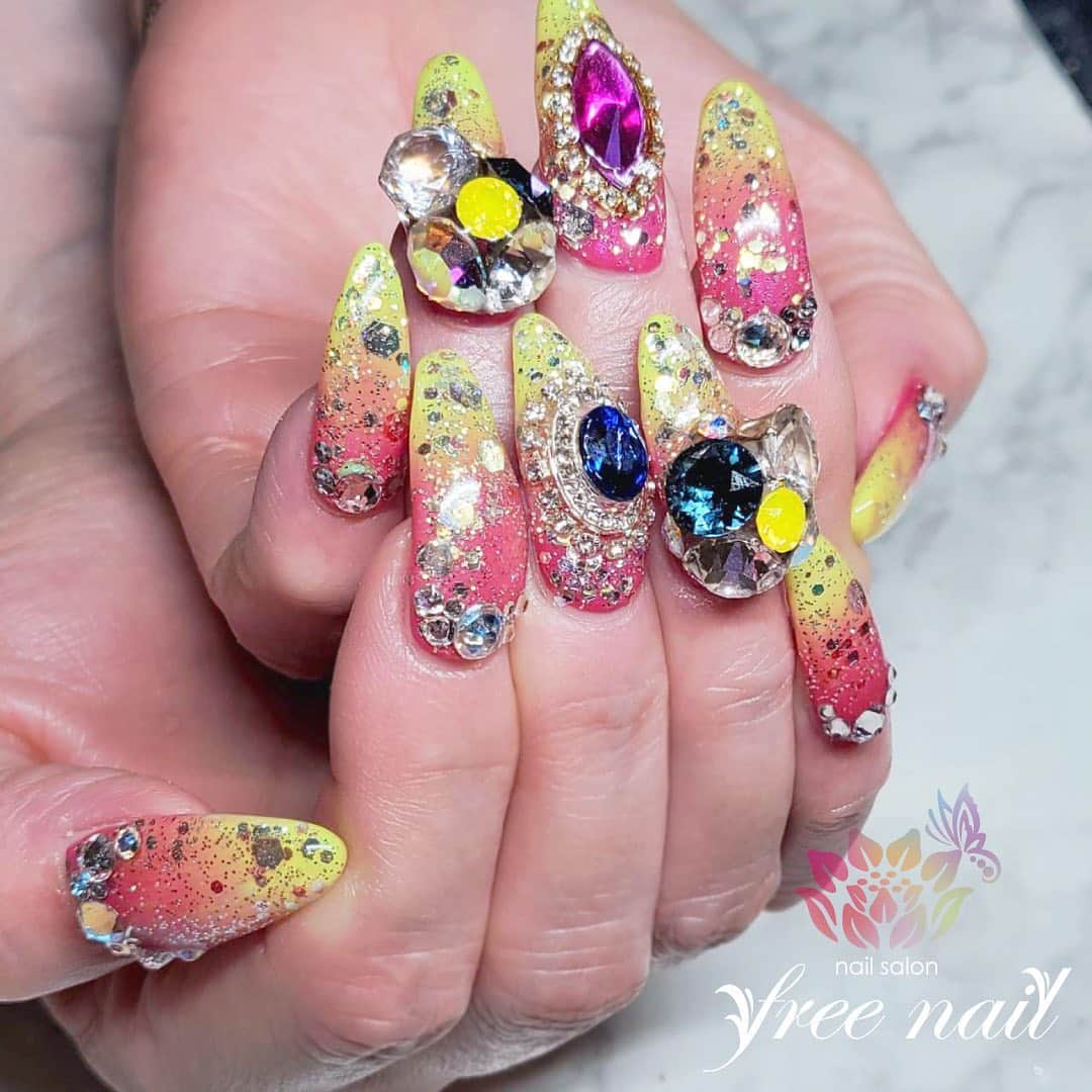 ネイルアーティストRYさんのインスタグラム写真 (ネイルアーティストRYInstagram)「. Autumn*☽ﾟ･⋆｡ ⋆｡ﾟ