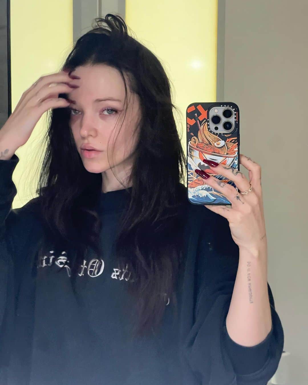 ダヴ・キャメロンさんのインスタグラム写真 (ダヴ・キャメロンInstagram)「j’habite ici maintenant」10月