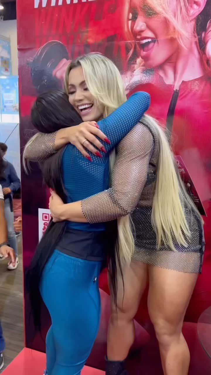 Vivi Winklerさんのインスタグラム動画 - (Vivi WinklerInstagram)「México 🇲🇽 - @expo.sport.fitness Embajadora 😍