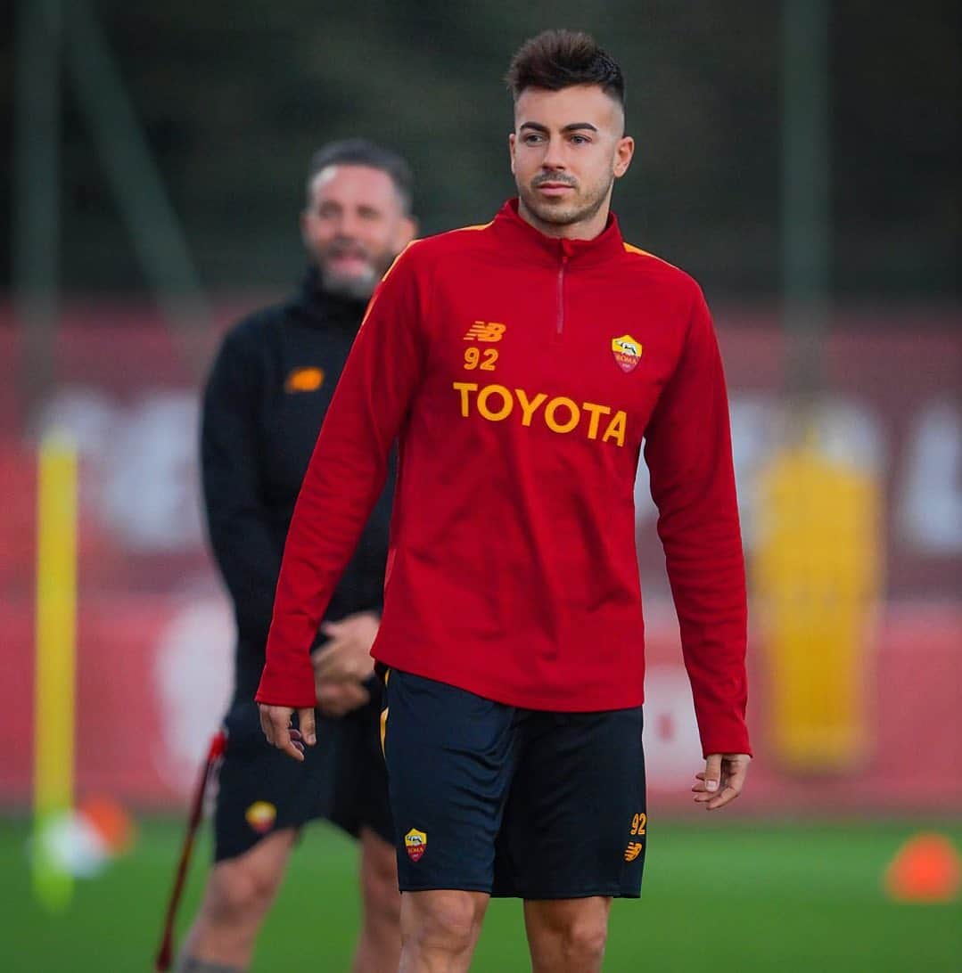 ステファン・エル・シャーラウィさんのインスタグラム写真 (ステファン・エル・シャーラウィInstagram)「🔜 Derby 💪🏼🐺」11