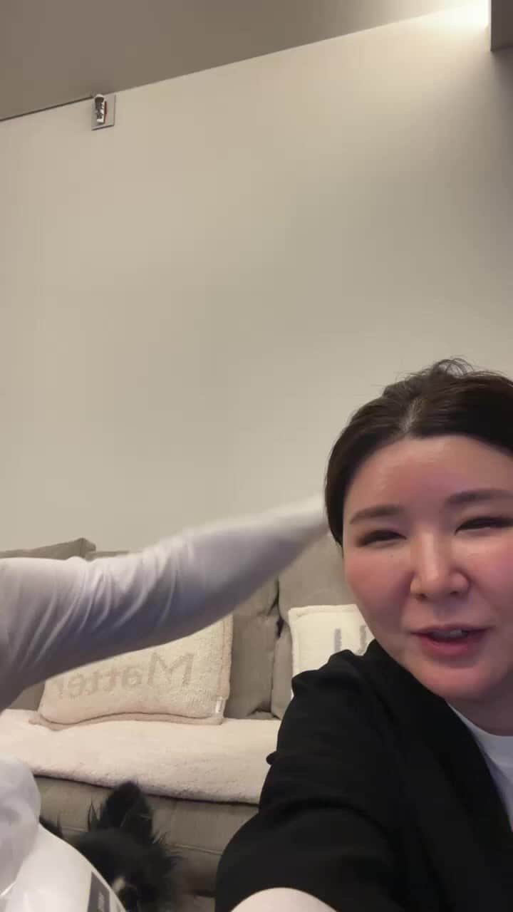 kawakami momokoさんのインスタグラム動画 (kawakami momokoInstagram)「モッパンライブ」4月4日 21時07分 momoko.kawakami.29