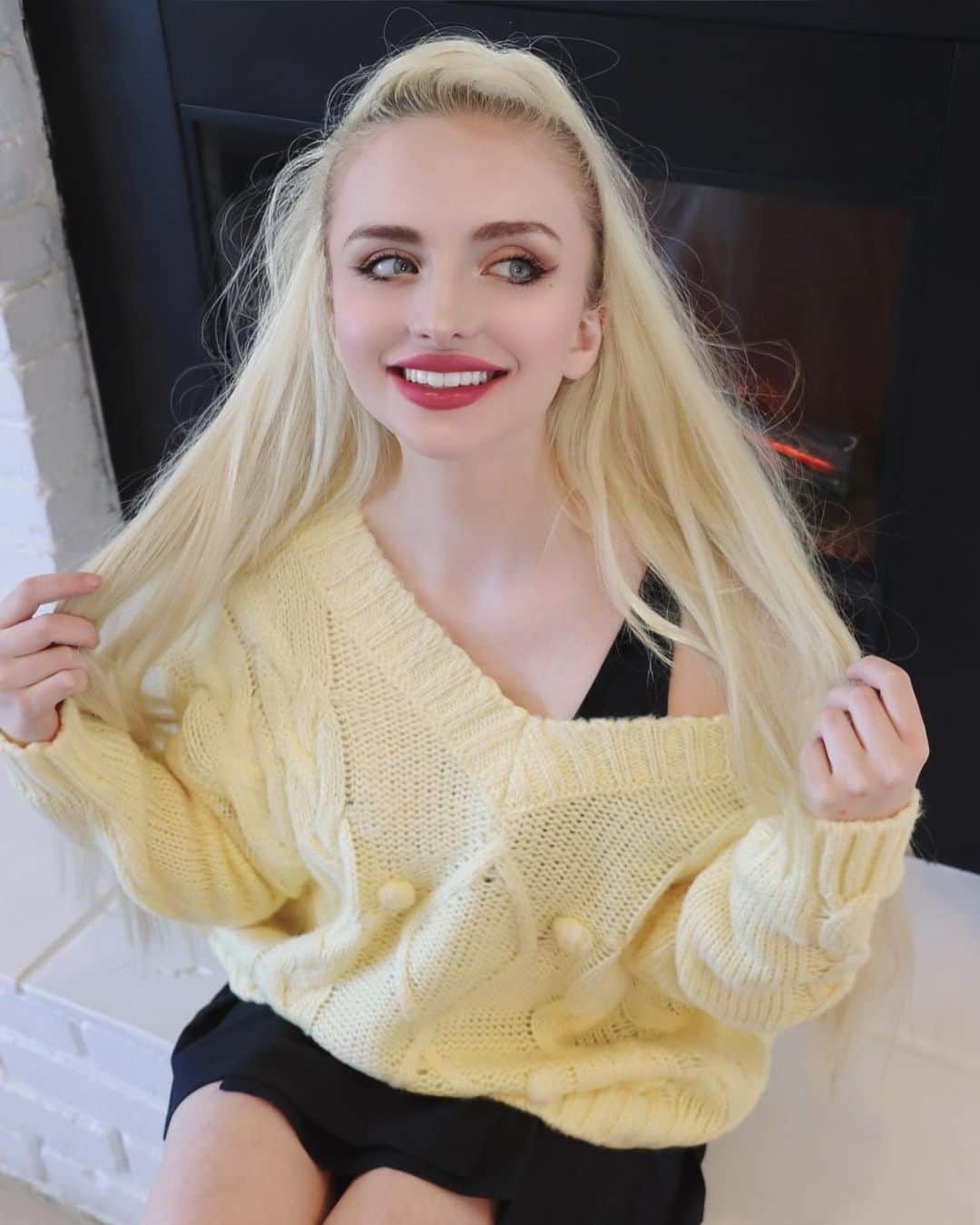 Luna Lanieさんのインスタグラム写真 - (Luna LanieInstagram)「UwU intensifies 🤓」5月6日 1時38分 - lunalanieee