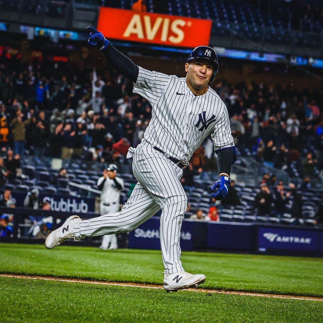 ニューヨーク・ヤンキースさんのインスタグラム写真 (ニューヨーク・ヤンキースInstagram)「Walkoff this way.」5