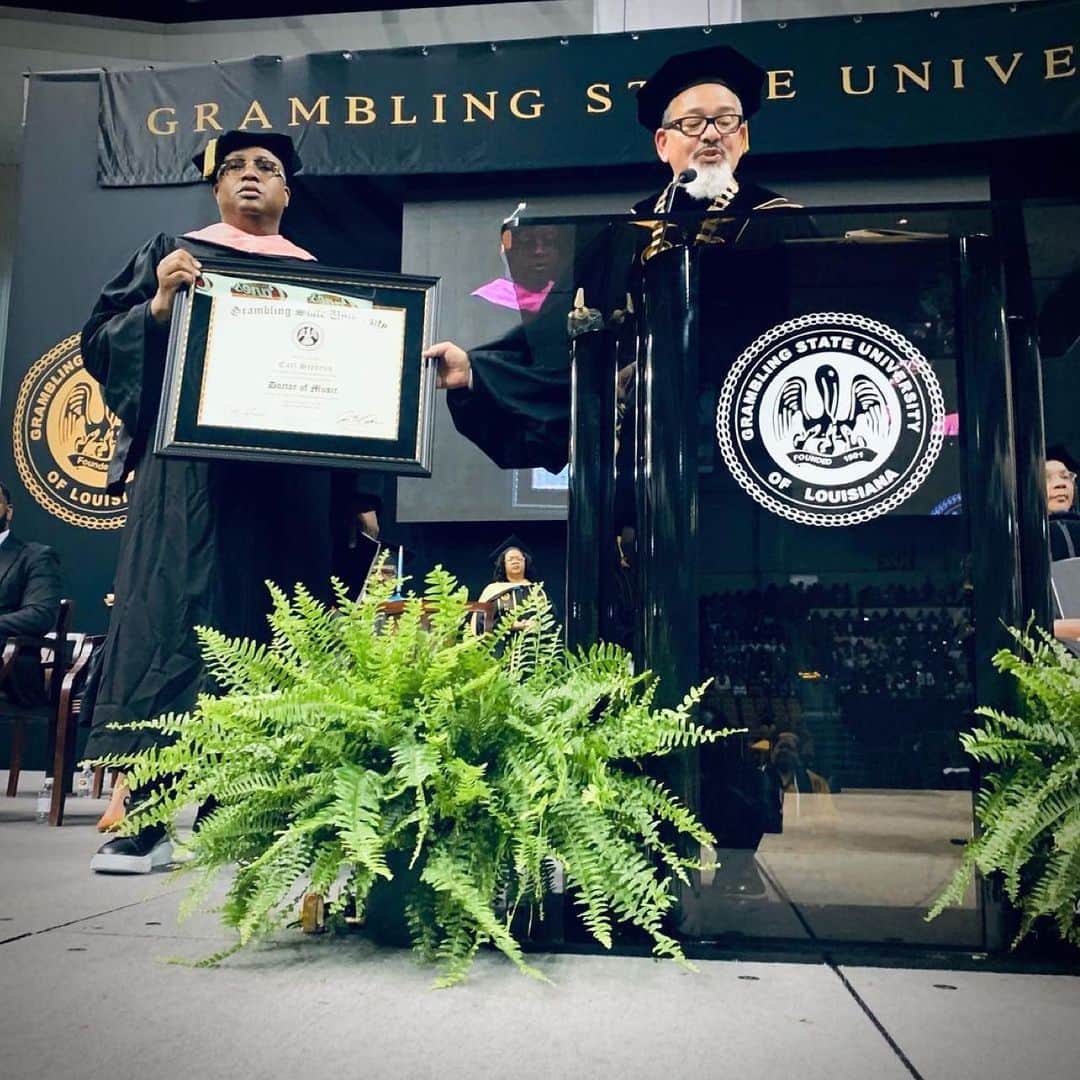 スヌープ・ドッグさんのインスタグラム写真 (スヌープ・ドッグInstagram)「Wow 👏🏿👊🏾 e40 repost Dr