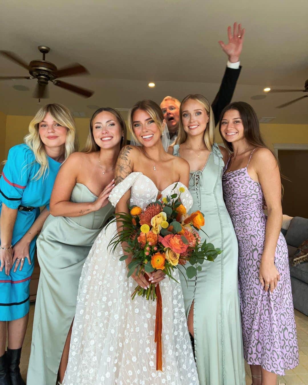 Emily Zeckさんのインスタグラム写真 - (Emily ZeckInstagram)「My best girls (and dad)」5月23日 2時13分