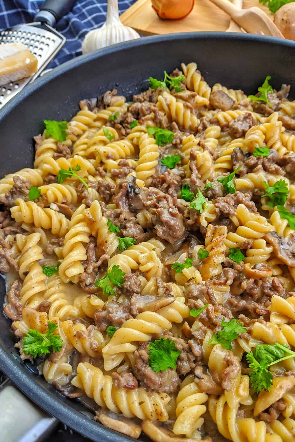 One Pot Pasta mit Hackfleisch und Champignons Instakoch.de