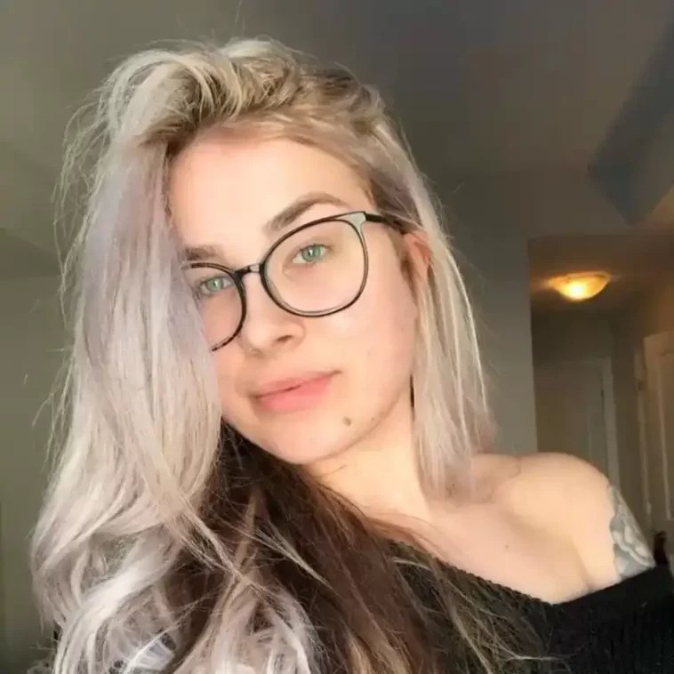 How Old Is Jen Brett? Bio, Wiki, Instagram, Age, Height, Family, Boyfriend, — InstaMix Global