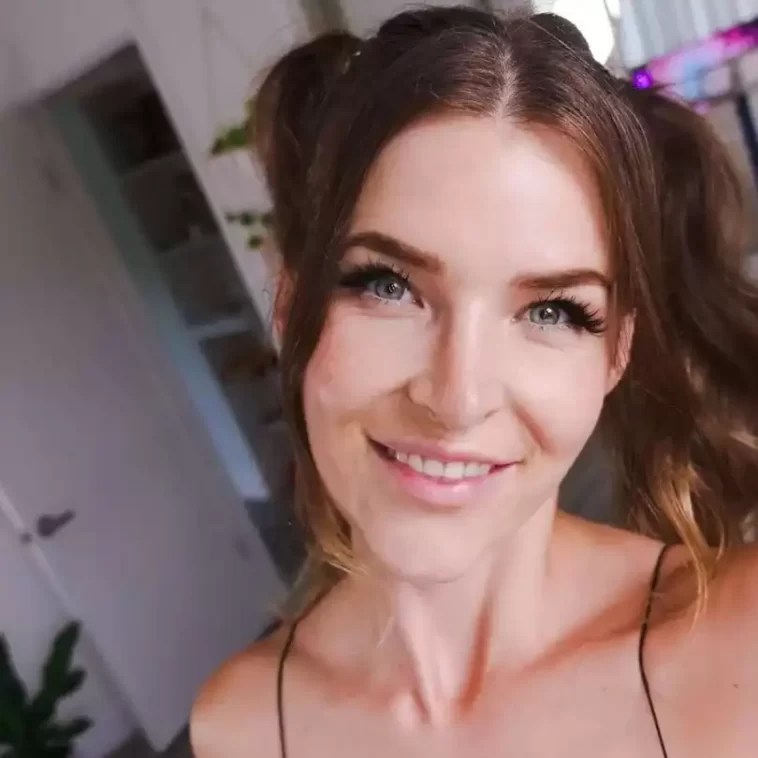 How Old Is Kitty Plays? Bio, Age, Height, Wiki, Net Worth, Twitch Star