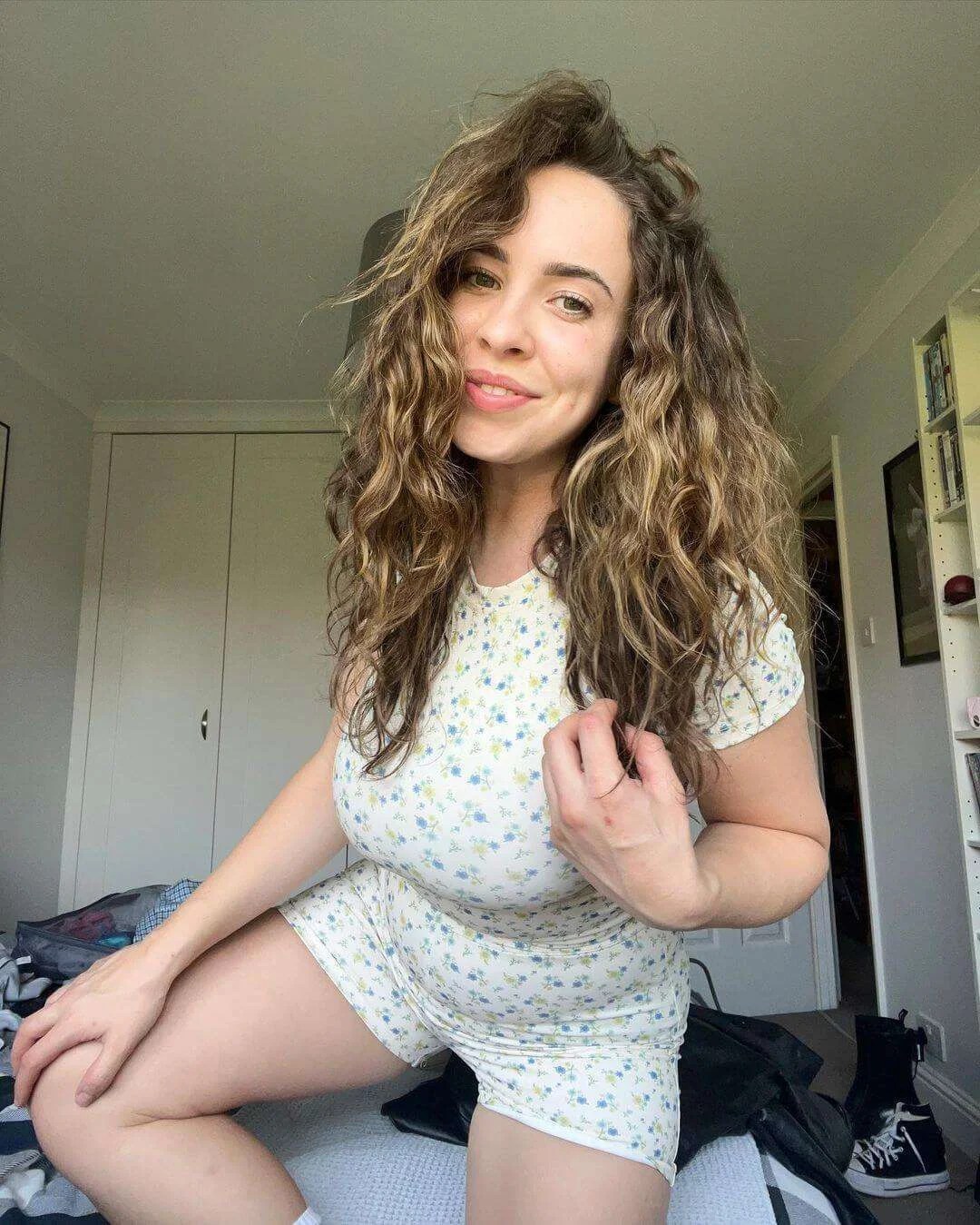 Ruby May OnlyFans Star: Bio, Age, Height, Wiki, Relationships, Net