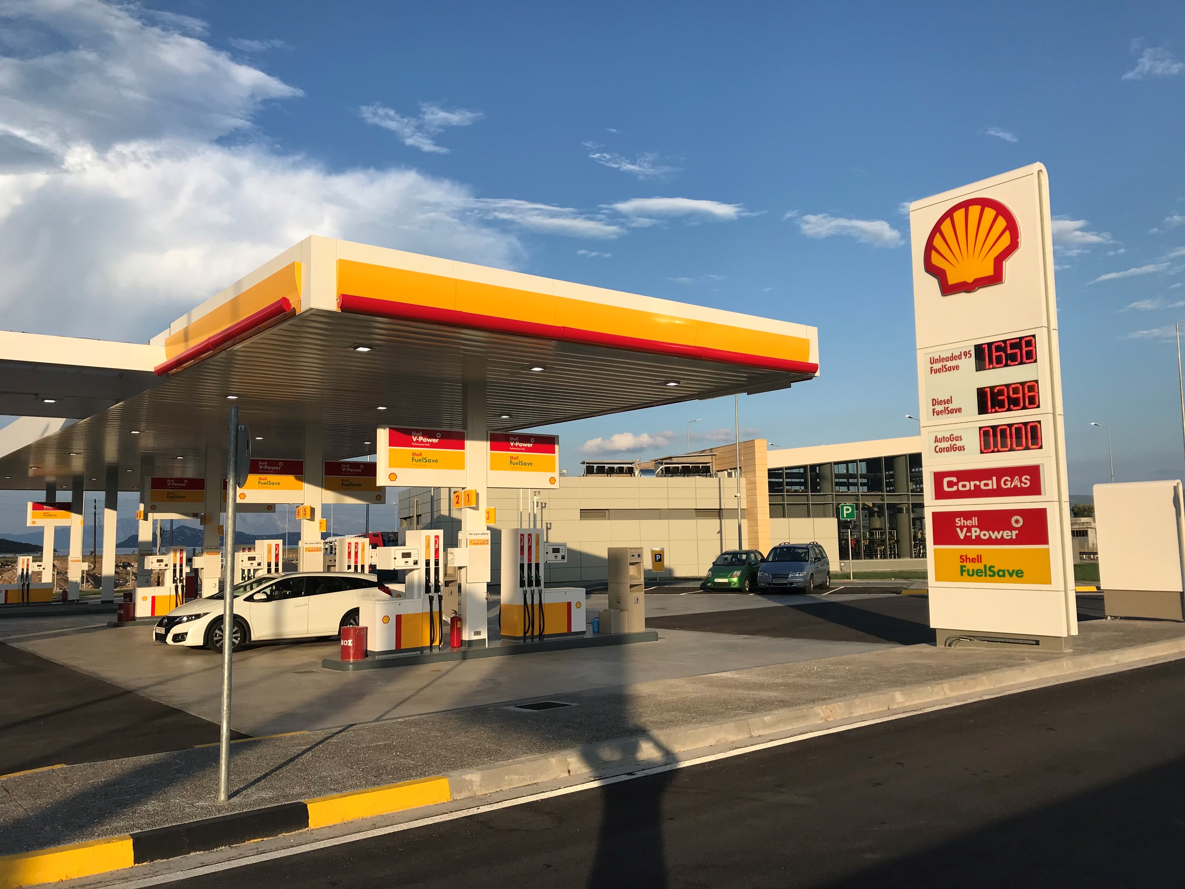 GAS BUILDING STATIONS ALONGSIDE OF THE HIGHWAY IONIA ODOS Instat S.A