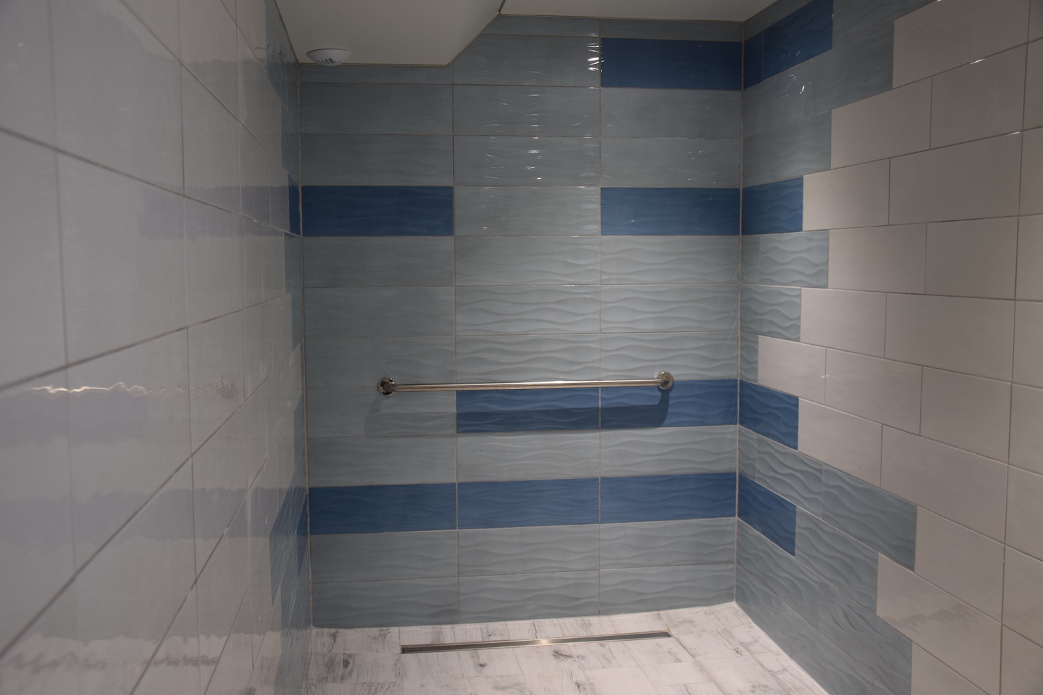 Hydrothérapie DOUCHE À JET Institut 100 Beauté