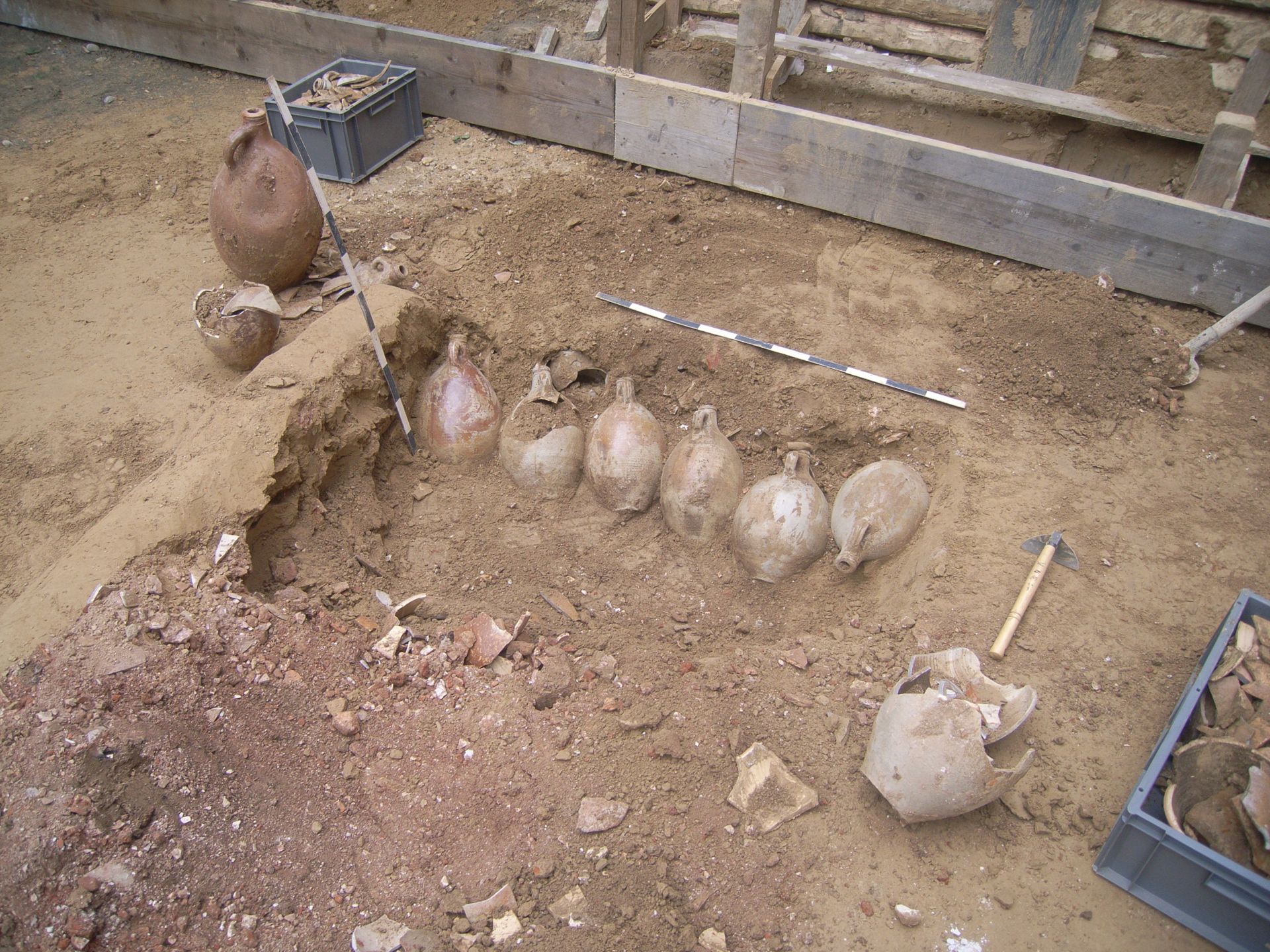 Between Craft and Industry Archaeological research on Rhenish pottery