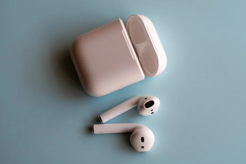 Do Second Gen AirPods Work In First Gen Case And Vice Versa? Integraudio