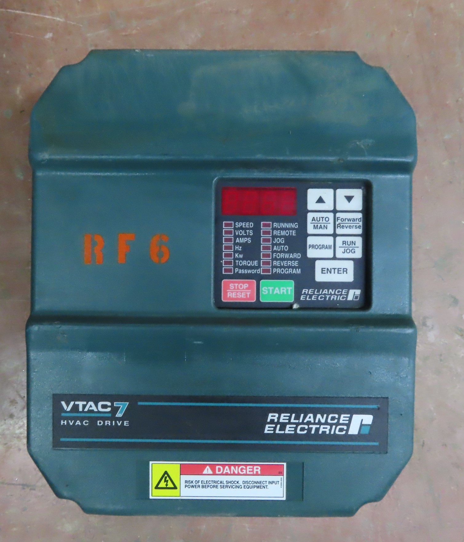 RELIANCE ELECTRIC GV3000/SE AC DRIVE 7.5HP 5.5KW 14A 3PH ENCL TYPE 12