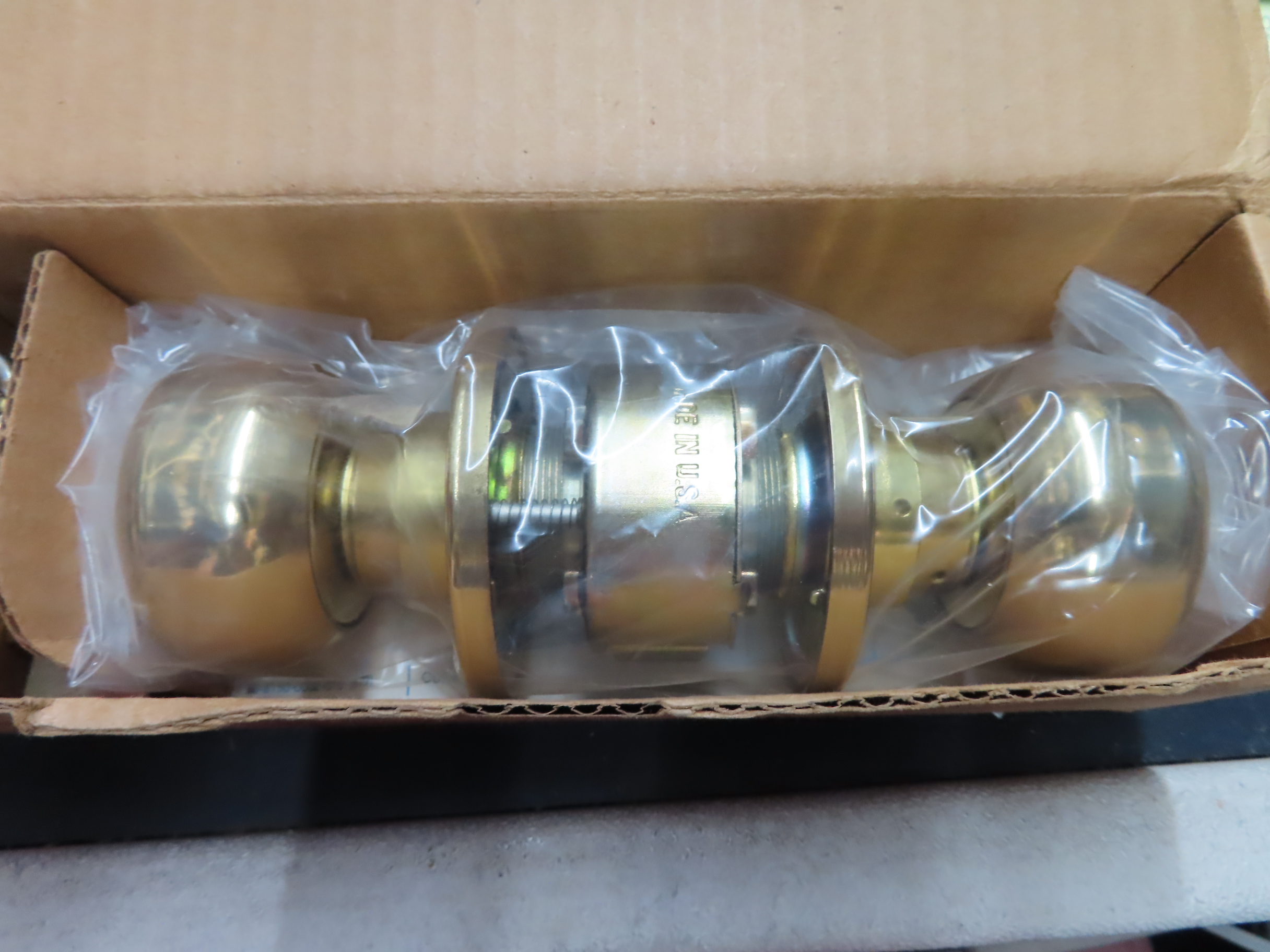 YALE COMMERCIAL GRADE PASSAGE SET 5401 LF 3 LOCKSET 1YEAR WARRANTY Integrity Electric Direct