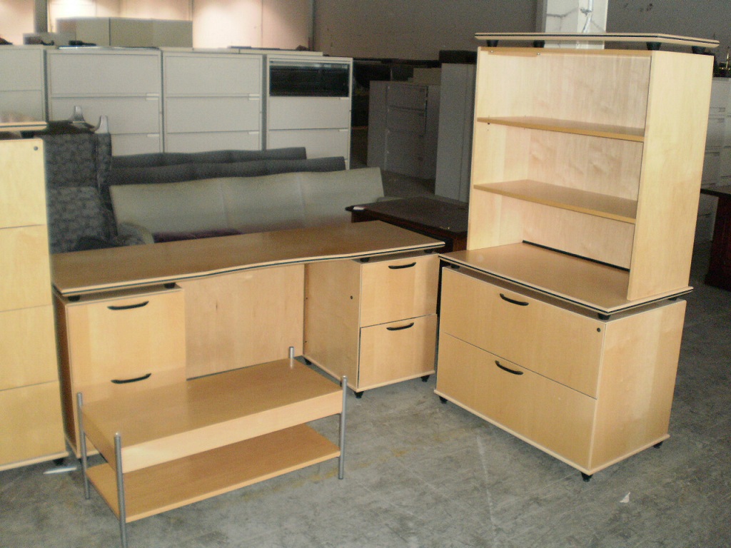 Maple wood veneer desk set