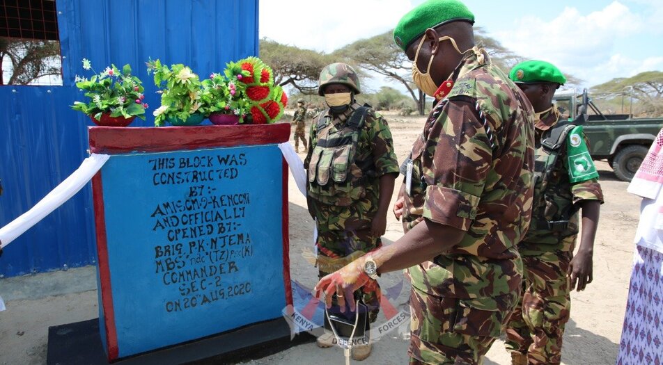 KDF CSR Mission, Hands over New Classrooms in Hosingow, Somalia’s