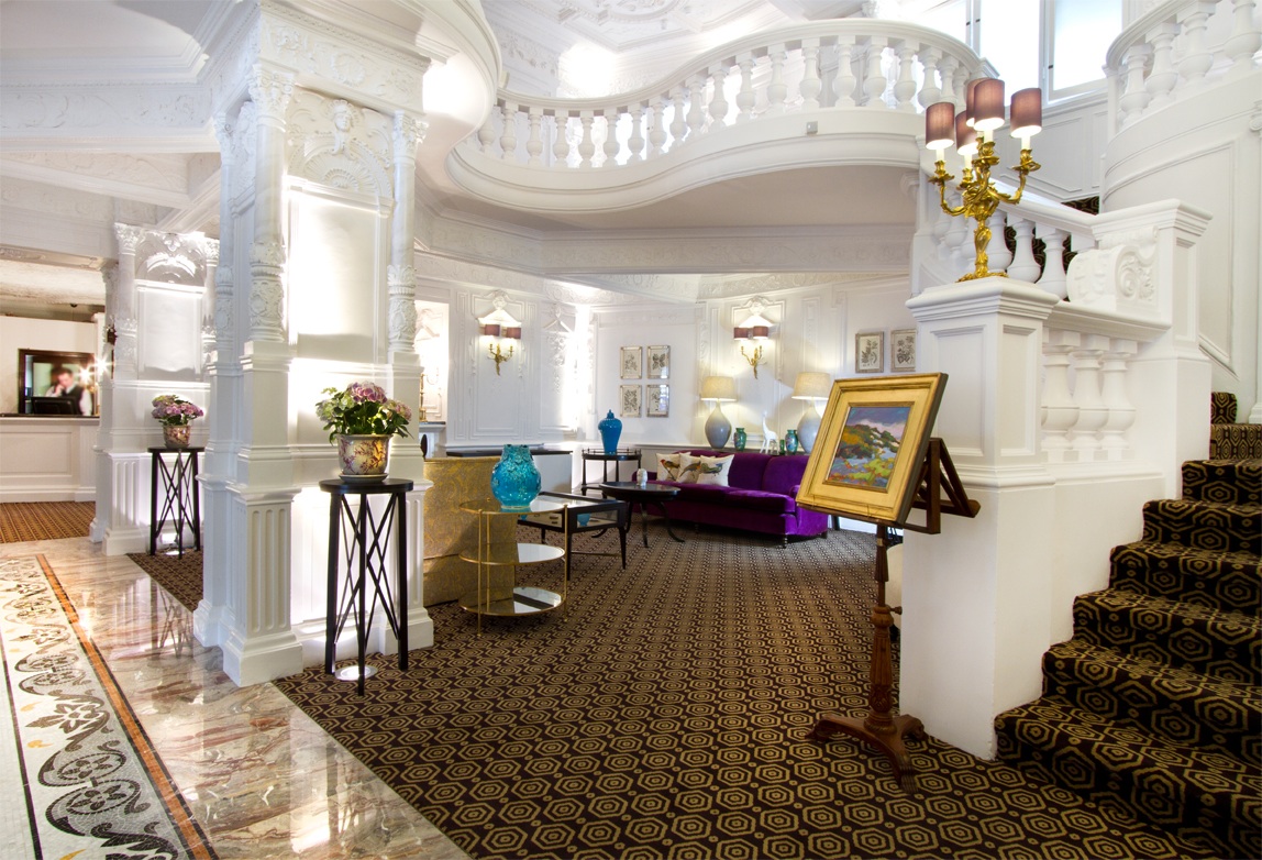 Ding Dong! The Division Bell Returns to the St. Ermin’s Hotel. Below
