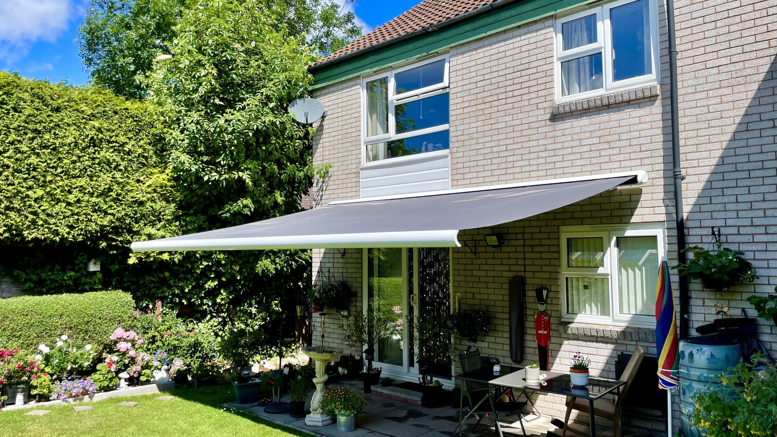 INT500Full Cassette Electric Motorised Patio Awnings Colour Grey