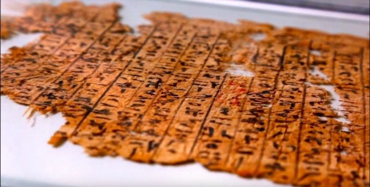 A 4,500 Year Old Papyrus Holds the Answer to How the Great Pyramid Was
