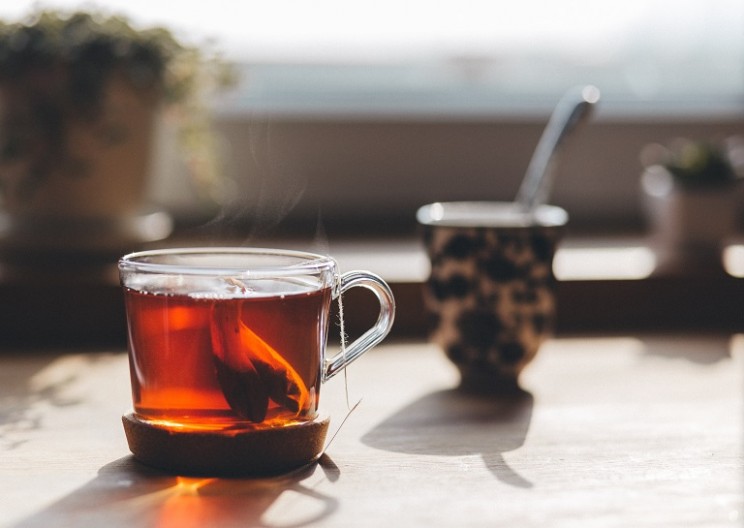 Science Says the Healthiest Way to Make a Cup of Tea is to Microwave It