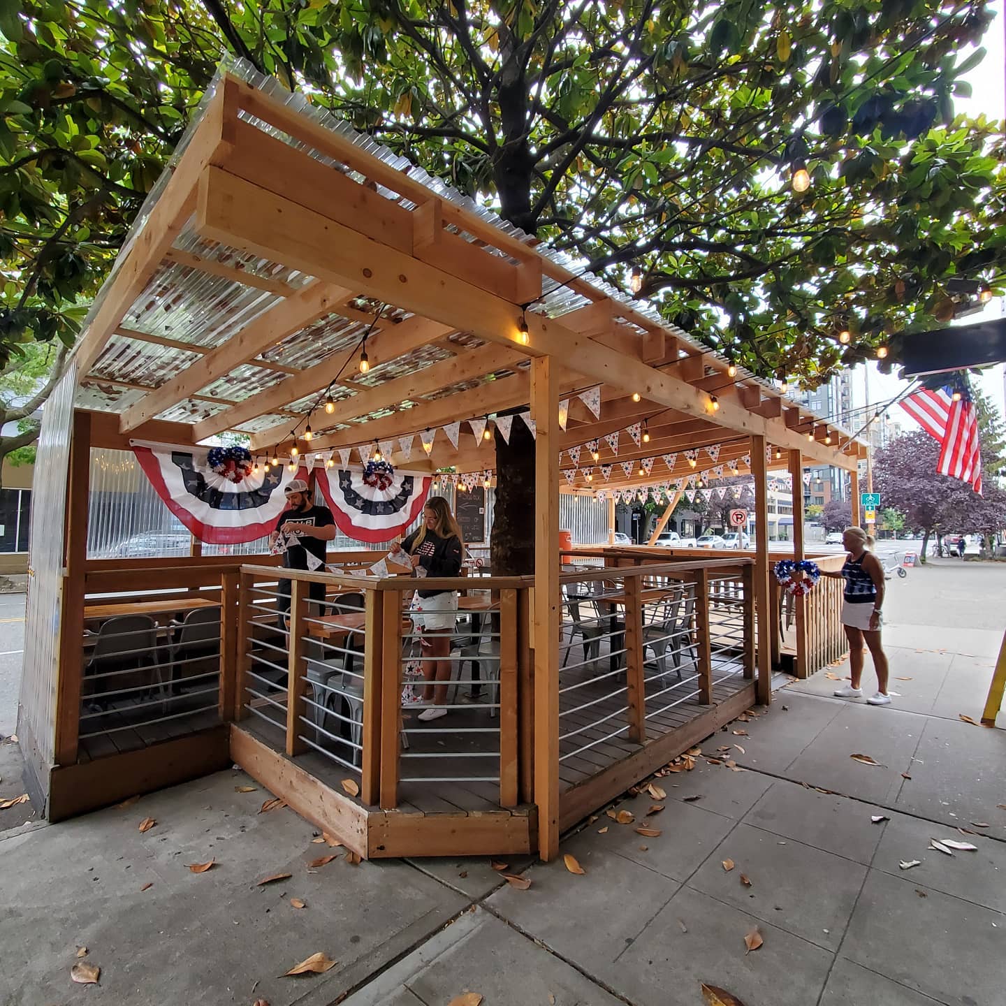 Some Random Bar Intentionalist