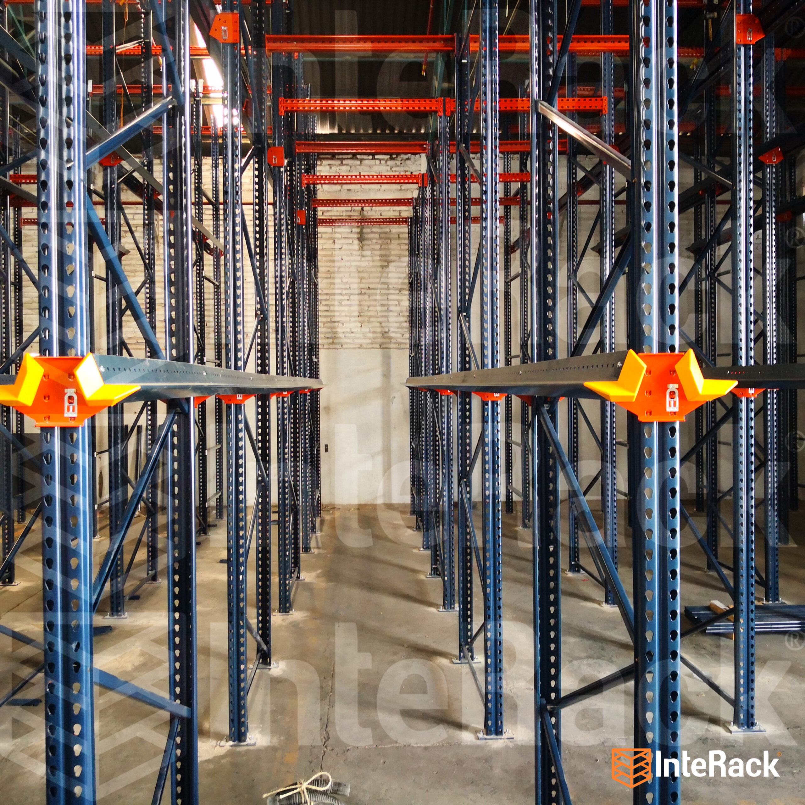 Estantería o Rack Drive In / Drive Thru Interack