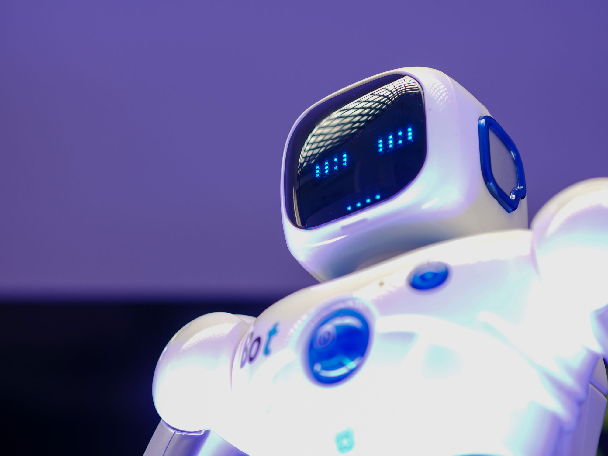 Bots Vs. Humans Interact Contact Centres