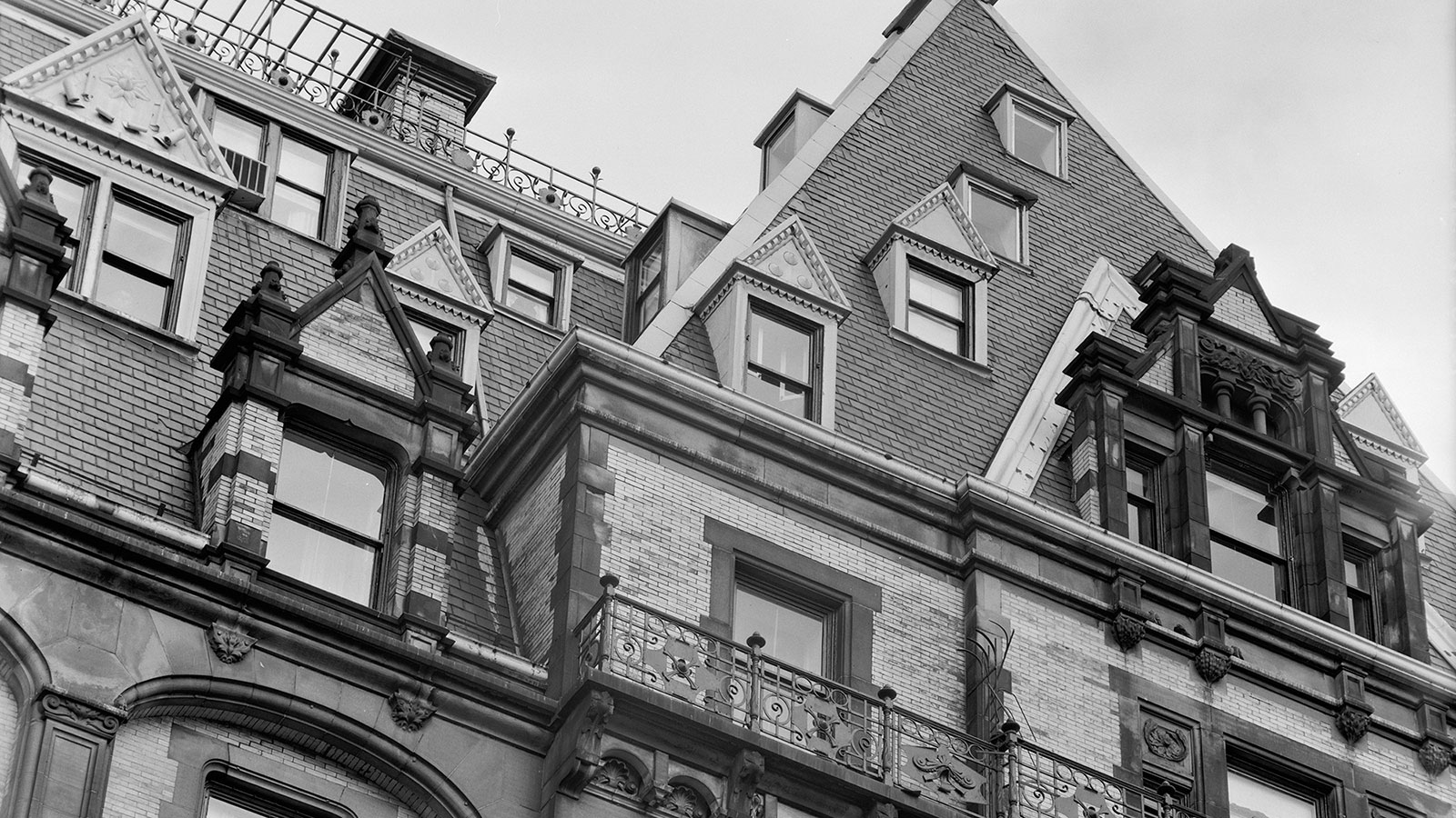 The Dakota Apartments WTTW Chicago