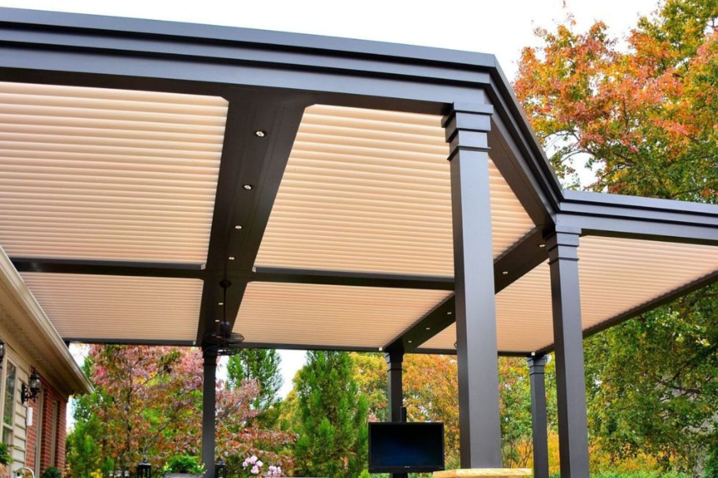 Equinox Louvered Roof Systems Intercrus Service