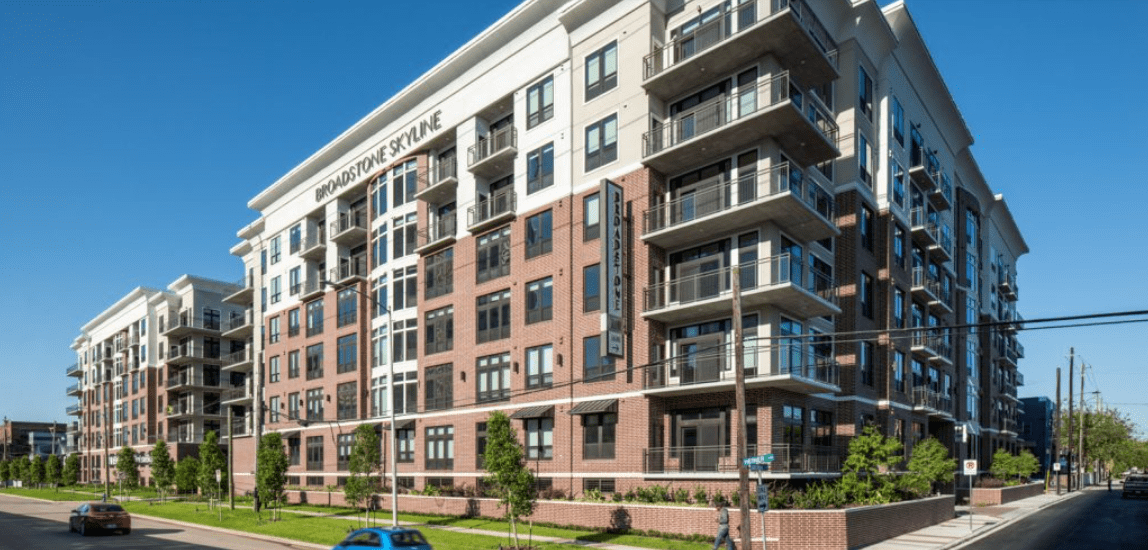 Furnished housing at Broadstone Skyline, Houston, Texas Interim Homes