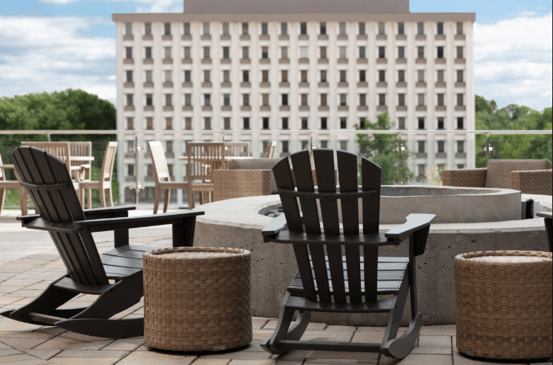 Lakehouse Apartments in Columbia Interim Homes