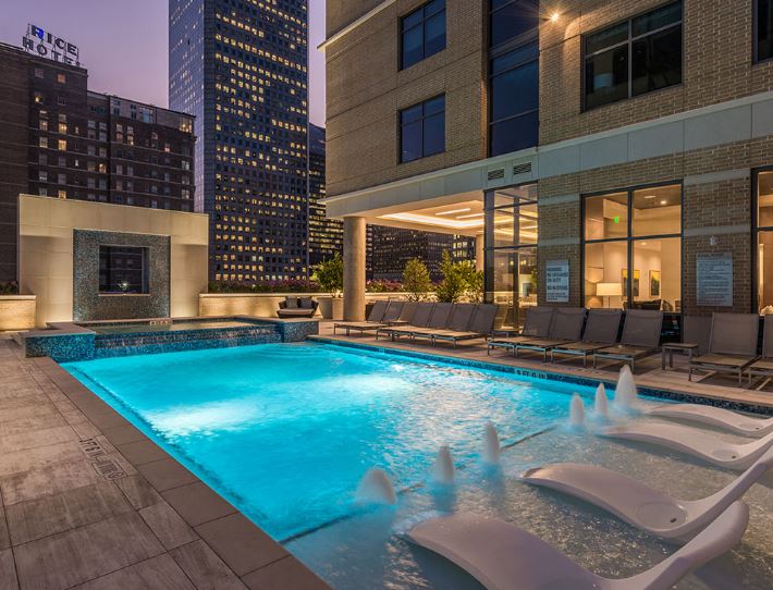 Aris Market Square Apartments