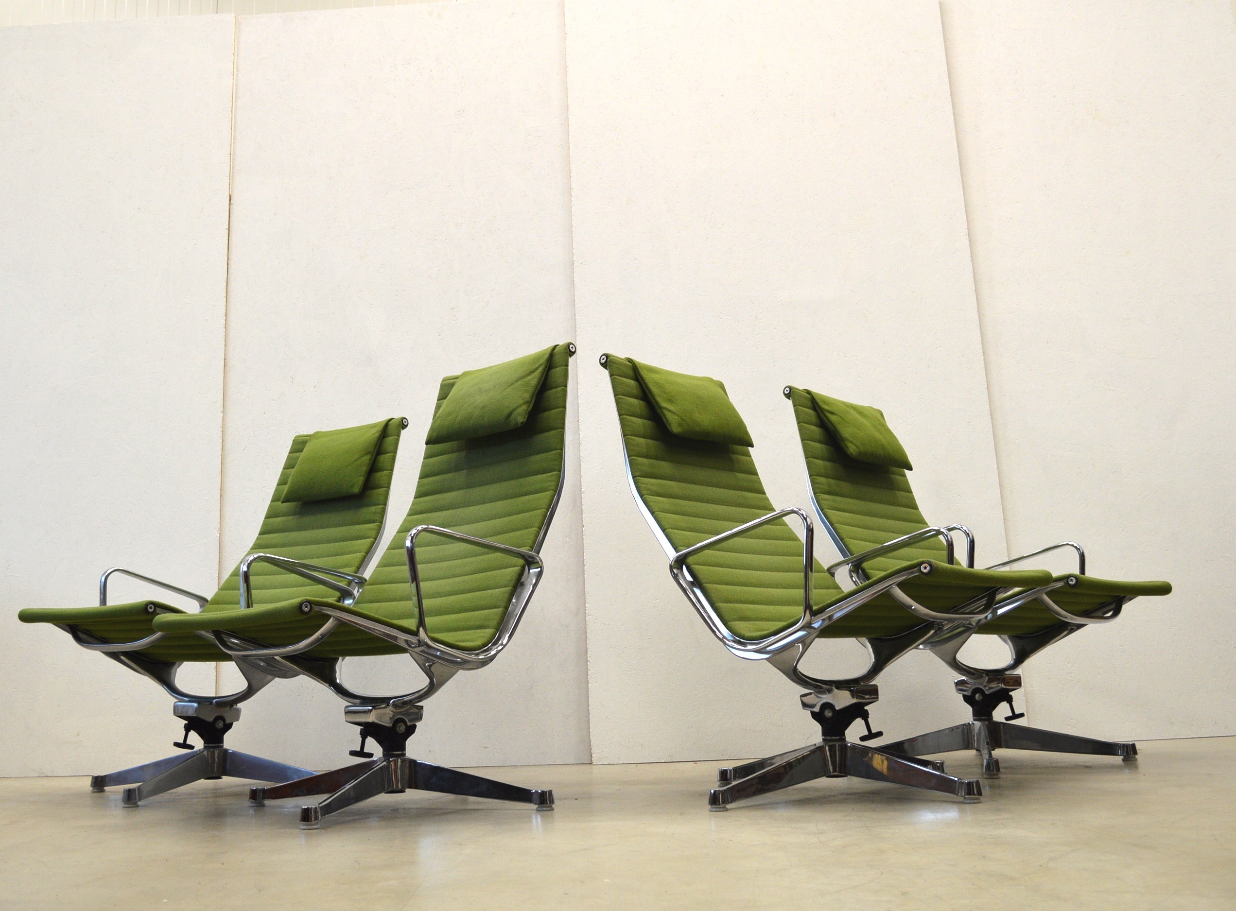 Vitra EA124 Alu Lounge Chair by Charles Eames Green Hopsak Interior Aksel