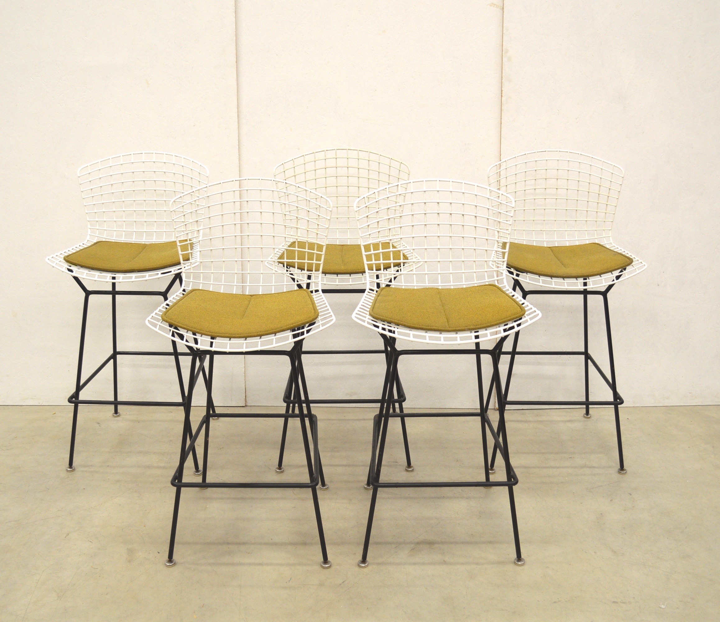 Harry Bertoia Wire Bar Stool for Knoll 70s | Interior Aksel (2316 x 2000 Pixel)