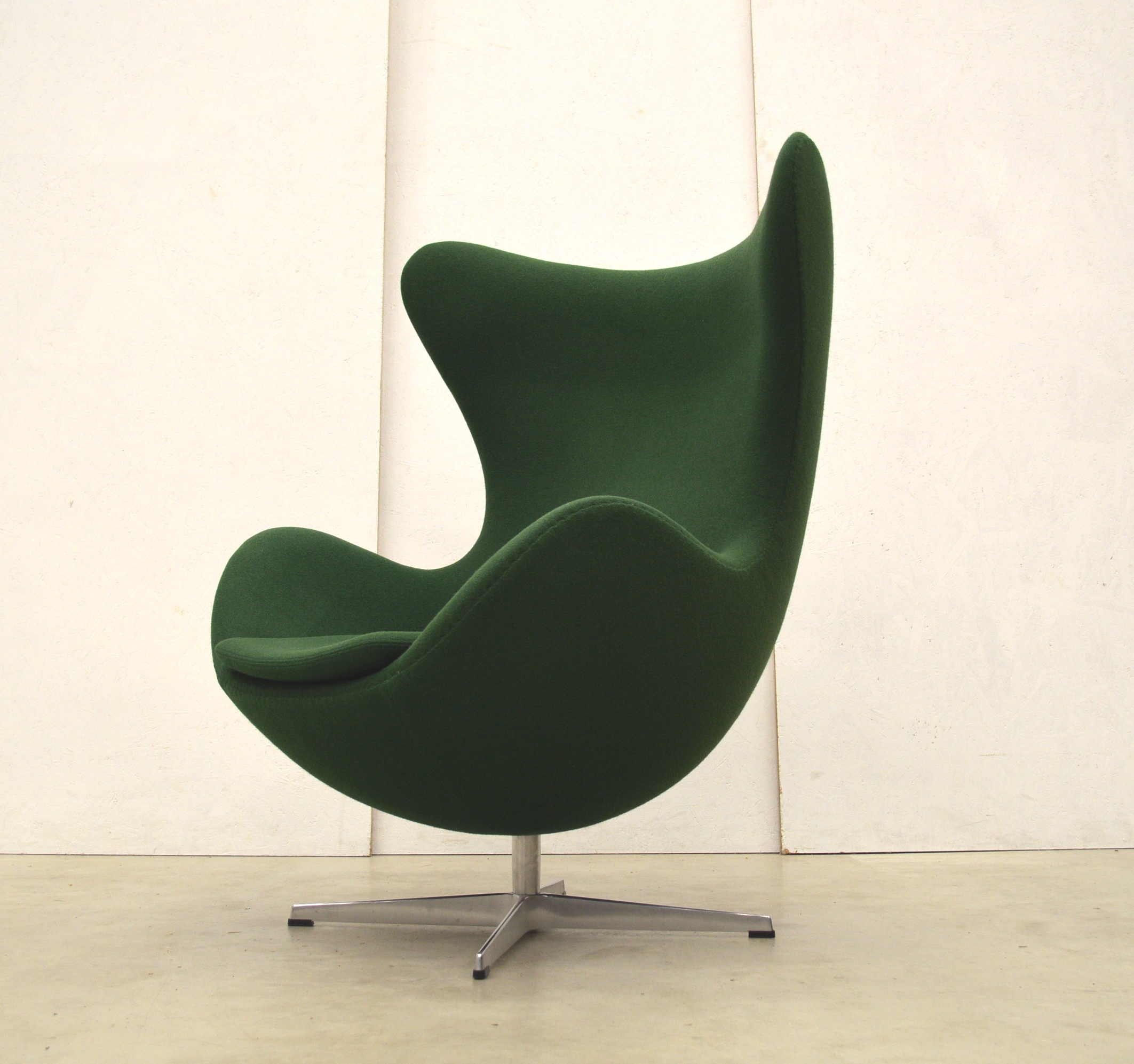 Fritz Hansen Egg Chair by Arne Jacobsen Green Edition Interior Aksel