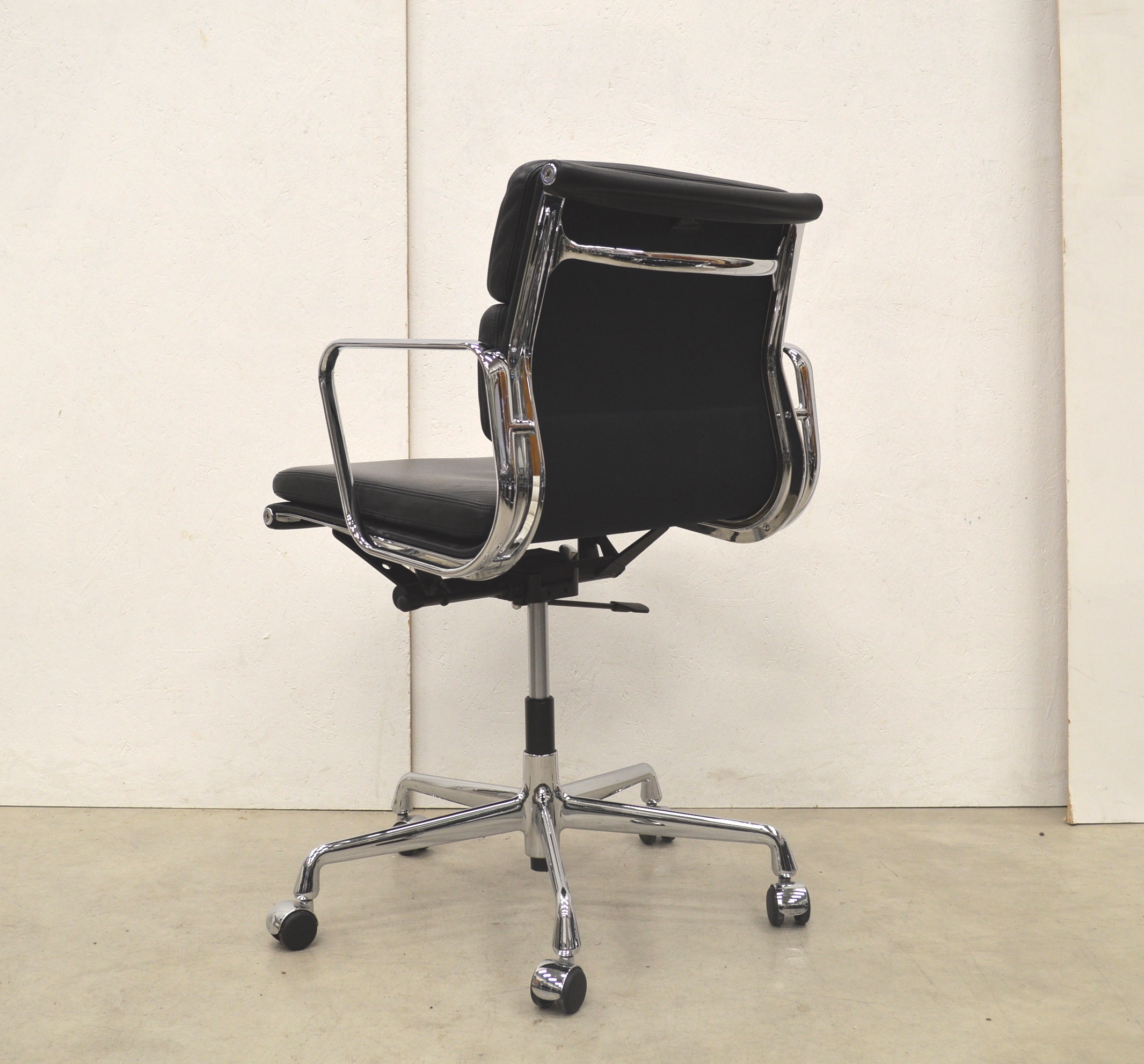 5x Vitra EA217 Soft Pad Office Chair by Charles Eames Black Leather