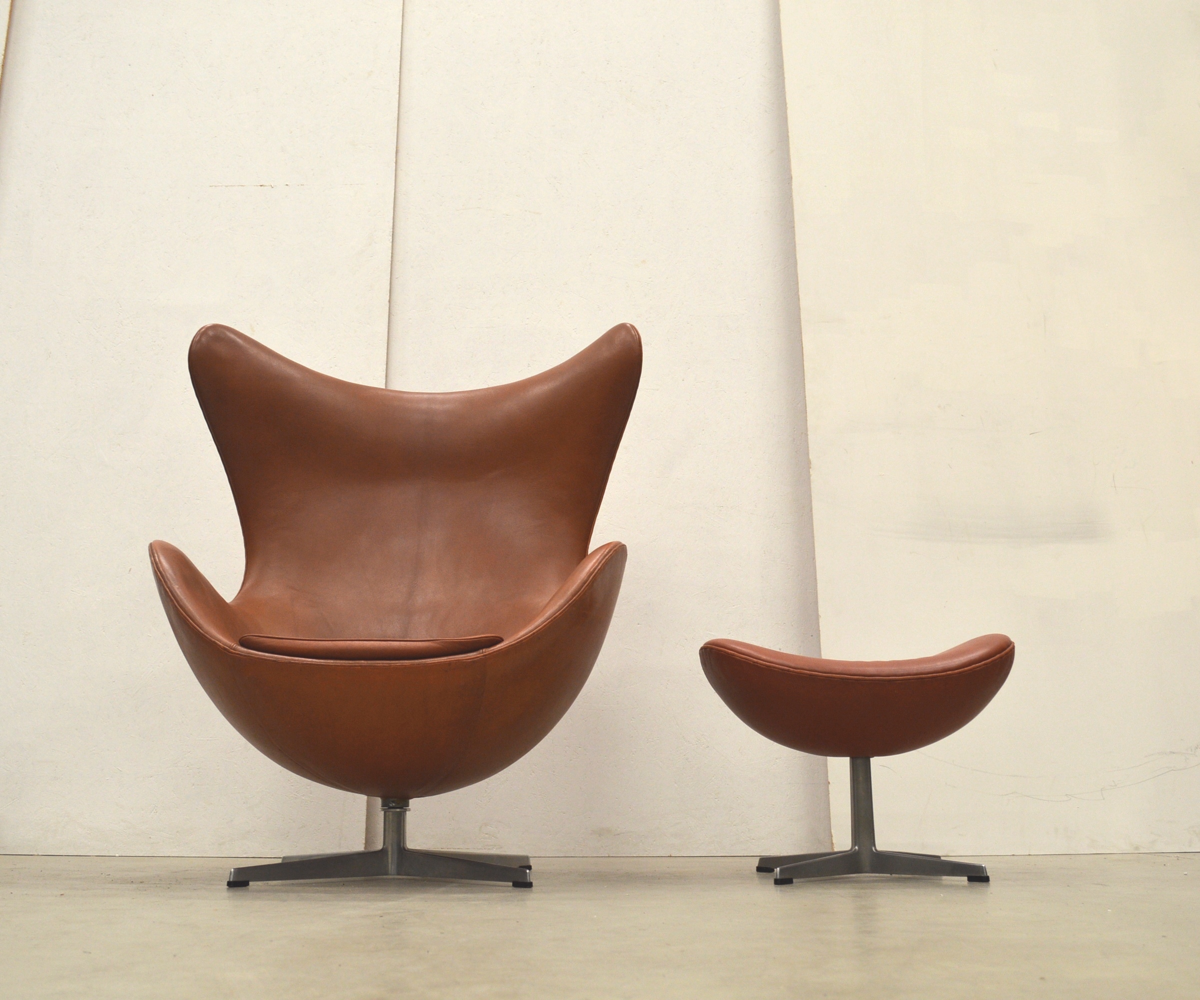 Early Cognac Arne Jacobsen Egg Chair & Ottoman by Fritz Hansen 1960s