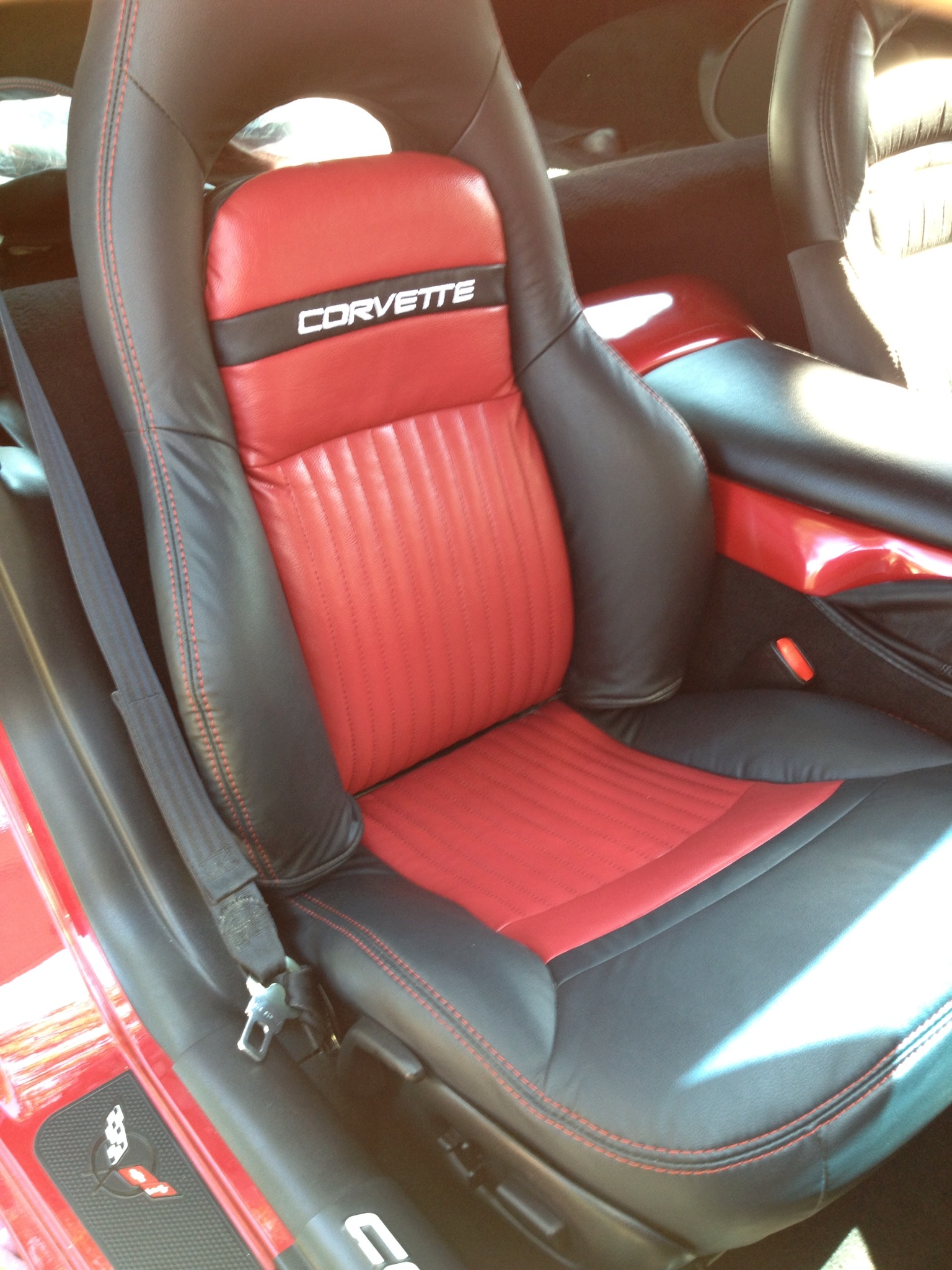19972004 C5 Corvette Synthetic Leather Seat Covers Black/Firethorn