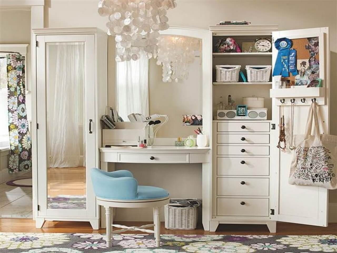 Five ways to decorate home with mirrors and make magic